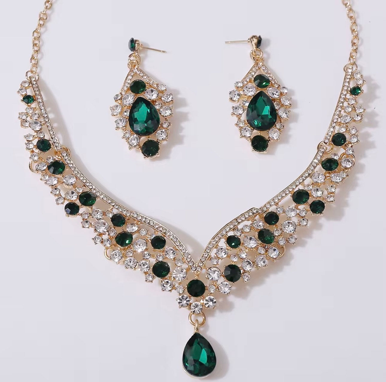 Oval Cut Jewellery Set
