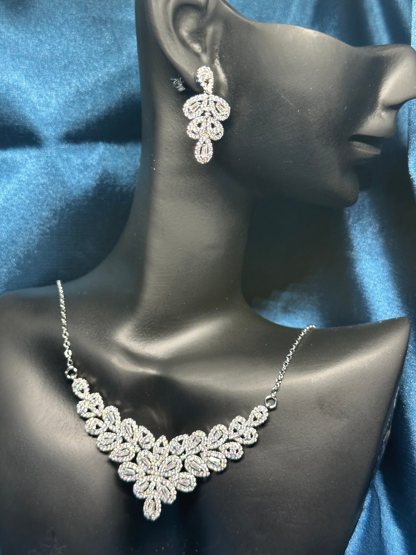 Silver Plated Jewellery Set with Zircon Stones
